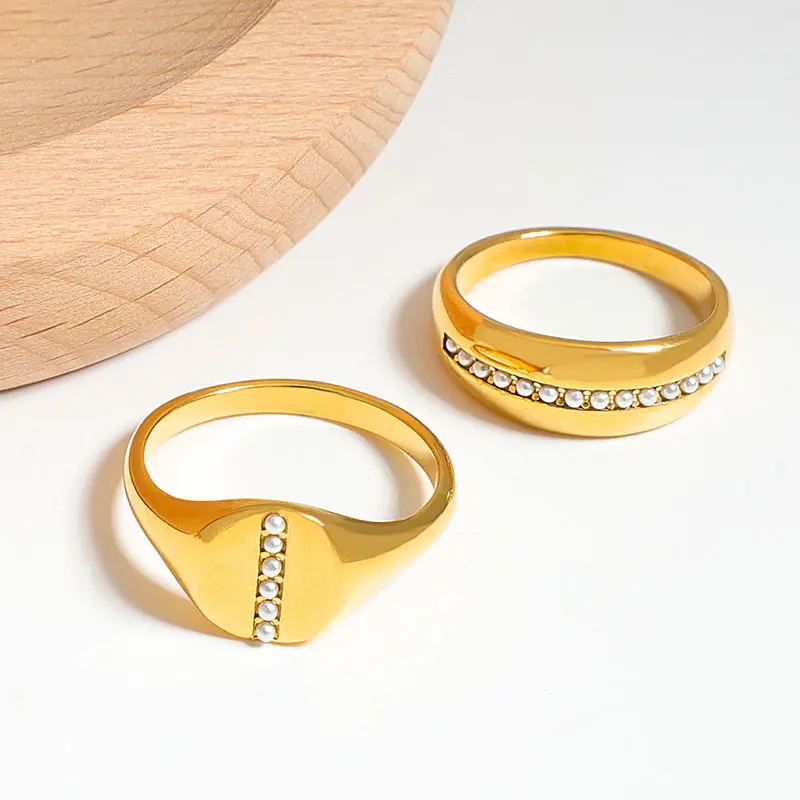 Tecnologia di gioielli da donna impermeabile all'ingrosso buon prezzo anelli di perle Micro intarsiati in acciaio inossidabile placcato oro 18 carati