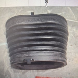 Manguera de Admisión de Aire Honda 17251RZA000 para Repuesto o Reparación - Product Image 1