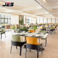 Ensemble de meubles de restaurant commercial modernes personnalisés J2S avec tables et chaises en cuir de luxe pour les projets hôteliers et d'hôtellerie