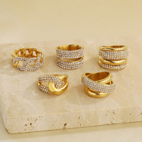 YF6262 Neuer Extravaganter Edelstahl-Linien-Design-Schmuck 18k Vergoldet Wasserdichter Breiter Doppellagiger Zirkon-Damenring