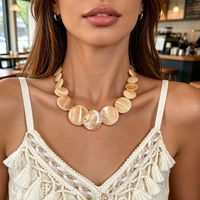 Collar de Cuentas Circulares de Concha de Alta Gama para Mujer, Estilo Resort, Minimalista, Cadena de Clavícula, Artístico, Versátil