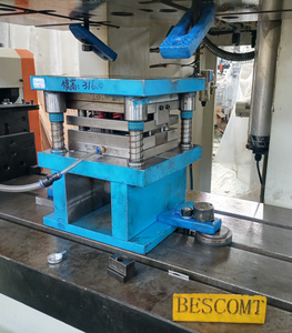 Herramientas y suministros de estampado Molde de troquel de diseño de metal Molde de estampado continuo Juego de troqueles de cuchara de acero inoxidable de China - Product Image 4