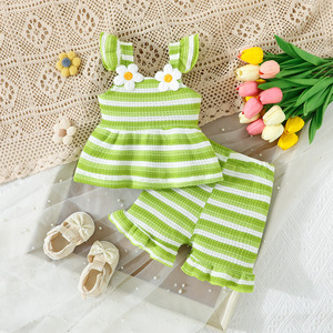 Ensemble décontracté deux pièces style doux pour bébé 2026 : Haut rayé et <span class=keywords><strong>short</strong></span> en dentelle avec bretelles - Product Image 1