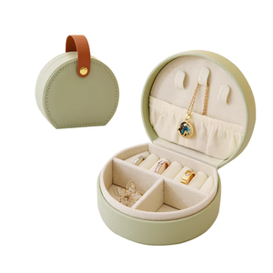 Nouvelle boîte à bijoux sac à main PU idéale pour les voyages. La section semi-circulaire s'adapte aux bagues, colliers, boucles d'oreilles, etc. Vente en gros disponible. - Product Image 5