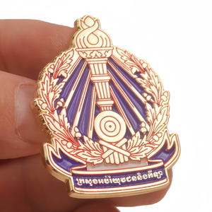 Broche de Metal de Alta Calidad del Fabricante, Insignia de Camboya, Educación Juvenil, Deporte Escolar, Libro del Conocimiento, Pin Personalizado de Esmalte Suave y Duro - Product Image 2
