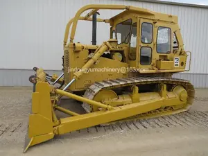 Questo Bulldozer Caterpillar D7G prodotto in giappone è un trattore cingolato CAT in ottime condizioni, ideale per chi cerca qualità usata