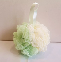 Populaire longue durée 60g réutilisable exfoliant douche bain Pouf Polyester maille bain éponge boule