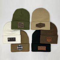 Mode bas quantité minimale de commande chapeaux d'hiver garder au chaud chapeau bonnet avec patch en cuir personnalisé Logo bonnet à revers chapeau