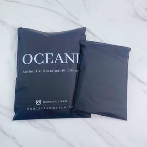 Sacs à fermeture éclair noirs mats personnalisés avec impression blanche - Emballage durable pour les serviettes et outils de detailing automobile - Product Image 5