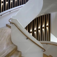 Escalier en colimaçon en bois courbé Escalier hélicoïdal standard de l'Australie