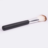 Pinceau de maquillage angulaire pour le visage, poils synthétiques, manche en bois noir, marque privée Dongmei Wholesale