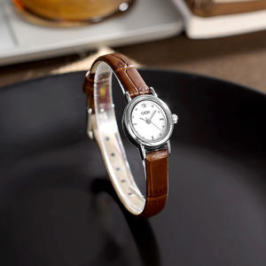 Reloj de Cuarzo Ovalado Pequeño y Delicado de Lujo para Mujer, Elegante Correa de Cuero Retro, Alta Gama, Personalizado de Fábrica - Product Image 2