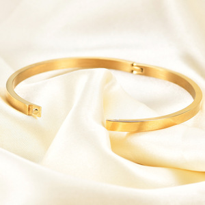 Brazalete Abierto Minimalista de Acero Inoxidable de 4 mm, 3 Colores, Brazalete de Acero Inoxidable para Mujer, Joyería de Regalo - Product Image 4