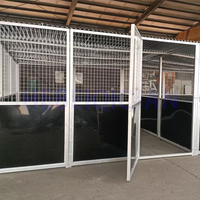 Cadres en acier intercalaires HDPE Fram standard australien Boîte à chevaux extérieure portable Stalle temporaire d'écurie pour chevaux avec toit