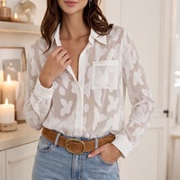 Pakaian Butik Wanita Blus Wanita Lengan Panjang Putih Transparan Jacquard Kerah Lipat Blus Pakaian untuk Musim Semi Kantor