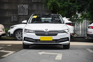 <span class=keywords><strong>Skoda</strong></span> <span class=keywords><strong>Superb</strong></span> TSI330 2.0T 186CV 7DSG 2025, Hatchback Europea di Medie <span class=keywords><strong>Dimensioni</strong></span>, Sospensione Posteriore a 4 Bracci, Cockpit Digitale, Fari Matrix LED - Product Image 3