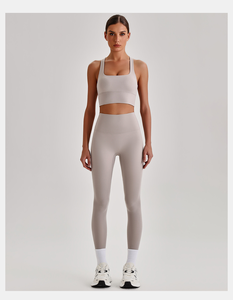 Großhandel Hochwertiges 4-teiliges Damen-Fitness-Set Rückenfreier Sport-BH Shorts Schnelltrocknend Atmungsaktiv Spandex/Nylon Elastischer Bund - Product Image 6