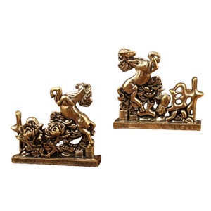 เครื่องประดับรูปม้าทองเหลือง สัญลักษณ์โชคลาภตามหลักฮวงจุ้ย ของตกแต่งบ้าน ของขวัญปีใหม่จีน รูปทรงแปลกตา งานฝีมือคุณภาพสูง - Product Image 5