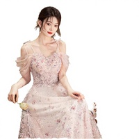 Robe de soirée sirène rose unie en mousseline de soie à sequins pour femme, avec bretelles spaghetti, fleurs 3D et traîne, longueur ras du sol, style féerique