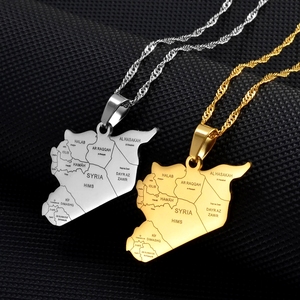 Meisai Jewelry, una vasta gamma di collane con ciondoli a forma di mappa di città provenienti dall'Europa e dall'America, è una collana in acciaio inossidabile. - Product Image 1