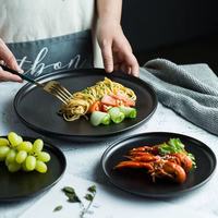 Assiette à dessert occidentale en céramique au design minimaliste moderne, compatible micro-ondes, motif uni, blanc mat et noir, assiette de petit-déjeuner