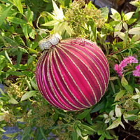 Vente en gros usine de verre soufflé coloré pour artisanat de type globe, pendentifs de sapin de Noël, formes géométriques suspendues, motifs floqués et rayés