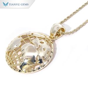 Collier pendentif hip-hop rond en or plaqué or Tianyu Gemstone, sculpté en forme de Terre, design unique, adapté aux hommes et aux femmes - Product Image 2