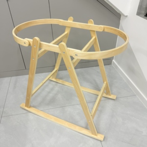 Support à bascule en bois populaire au design moderne pour panier de Moïse en crochet et berceau de bébé – Meuble - Product Image 4