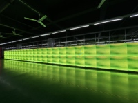 Écran d'affichage vidéo LED extérieur HD, panneau mural LED modulaire pour la publicité commerciale, les centres commerciaux et les bâtiments