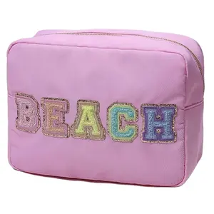 Borsa per il trucco in nylon personalizzata con custodia con cerniera in nylon con toppa in ciniglia per borsa da viaggio cosmetica per ragazze e donne