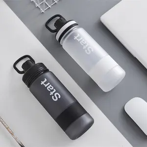 최고 판매 700ml 900ml Eco 친절한 bpa 자유로운 물병 나사 주둥이 정상 누설방지 플라스틱 물병 휴대용 손잡이