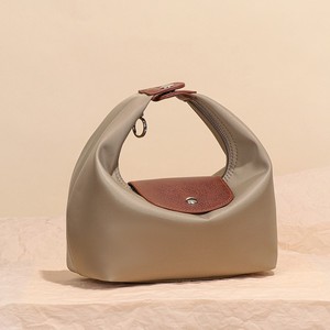 Sac fourre-tout tendance en nylon imperméable pour femme, sac à déjeuner avec fermeture éclair en polyester - Product Image 1