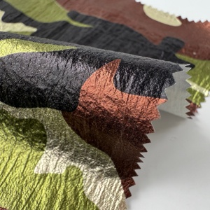 Tissu en taffetas de nylon froissé 40D 300T avec impression camouflage et finition estampage à chaud pour <span class=keywords><strong>doudoune</strong></span> de mode hivernale - Product Image 3