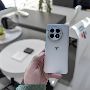 Original Oneplus 13 5 gam điện thoại thông minh 6.82 "AMOLED 3168*1440 120Hz Qualcomm SD 8 Elite 6000mAh 100W 50 Wát không dây NFC Android 14 - Product Image 1