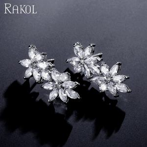 Boucles d'oreilles classiques fantaisie en zircon cubique doré RAKOL EP4144, bijoux de charme tendance - Product Image 2