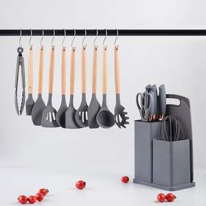 Ustensiles de cuisine en silicone à succès avec manche en bois, ensemble de 19 pièces d'accessoires de cuisine et de vaisselle - Product Image 4
