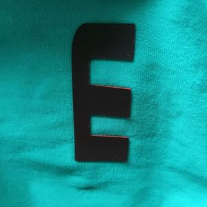 Étiquettes en silicone caoutchouté en gros, personnalisées avec logo d'équipe de football, patchs en silicone à transfert thermique à changement de température - Product Image 3