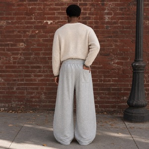 <span class=keywords><strong>Pantalon</strong></span> à double pli et jambe incurvée : <span class=keywords><strong>Pantalon</strong></span> de sport en molleton épais texturé effet coquille d'œuf et <span class=keywords><strong>pantalon</strong></span> décontracté doublé en molleton - Product Image 2
