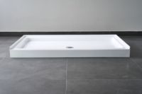 Receveur de douche carré blanc de style nord-américain moderne 120*80 acrylique en pierre synthétique pour salle de bain et salle de douche