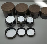 Pots et contenants cosmétiques en verre personnalisés, mats, givrés, noirs, 50g, 30g, 15g, 10g, 10ml, 20ml, 50ml, avec couvercles en bambou à grain de bois