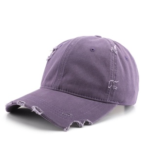 Casquettes Snapback en détresse personnalisables-Coton respirant avec déchirures et déchirures astucieuses pour une déclaration de mode audacieuse - Product Image 3