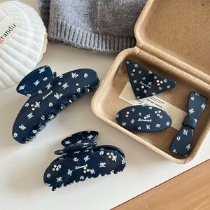 Набор заколок для волос QianJin: Новые элегантные заколки-крабики из ацетата с цветочным узором и стразами для любых причесок - Product Image 1