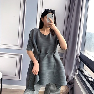 Vendita calda in tinta unita Slim plissettato classico Versatile Top a vita sottile <span class=keywords><strong>abbigliamento</strong></span> da <span class=keywords><strong>donna</strong></span> <span class=keywords><strong>oversize</strong></span> elegante - Product Image 3