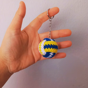 Portachiavi Amigurumi all'uncinetto in miniatura in saldo, personalizzabile con MOQ basso, portachiavi a forma di palla sportiva all'uncinetto, portachiavi da basket lavorato a mano - Product Image 6