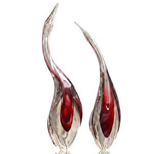 Escultura de Vidrio Soplado a Mano con Forma de Llama Roja, Decoración Artística, Escultura de Vidrio Soplado a Mano con Tema Floral - Product Image 1