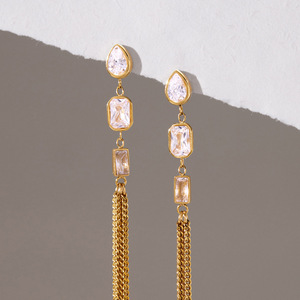 <span class=keywords><strong>AJ11</strong></span> 18K PVD Vergoldete Wasserdichte Zirkon Lange Quasten-Ohrringe Damen Edelstahl Mehrschichtige Fransen-Ohrhänger - Product Image 4