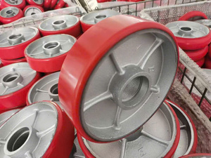 ล้อเลื่อนอุตสาหกรรมแกนเหล็กหล่อ PU ขนาด 4 5 6 8 นิ้ว รับน้ำหนักได้สูง 770 ปอนด์ สีแดง สำหรับงานขนย้ายวัสดุ - Product Image 4