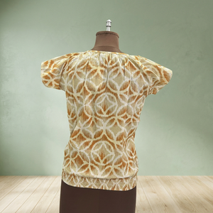 Blusa de algodón para mujer con estampado geométrico, manga casquillo, cuello redondo, corte holgado, top informal transpirable para primavera y verano con diseño cruzado y lazo. - Product Image 4