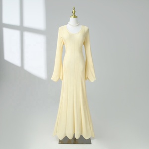 Nobile ed elegante abito a maniche lunghe a maglia con maniche lunghe da donna - Product Image 1