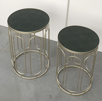 Table d'appoint ronde moderne en métal avec plateau en similicuir pour salle à manger, salon, chambre, villa, hôtel, appartement